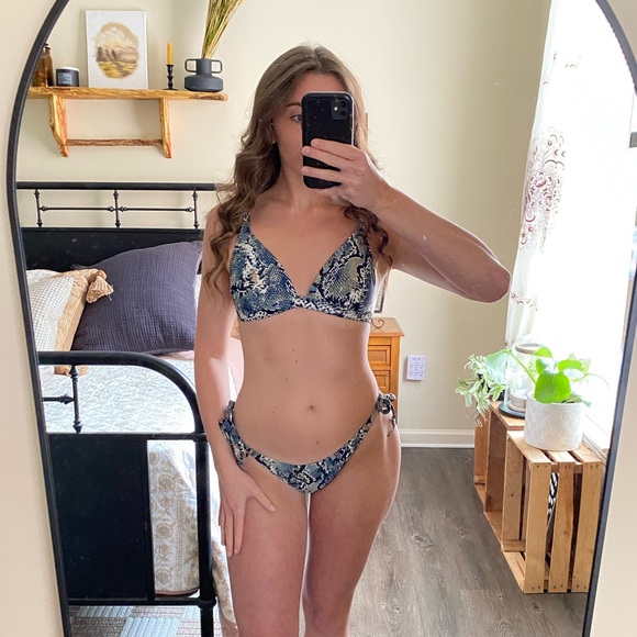 Shade & Shore Two Piece Scrunchie Bottoms Snakeskin Print Bikini — Women’s S - Picture 2 of 7